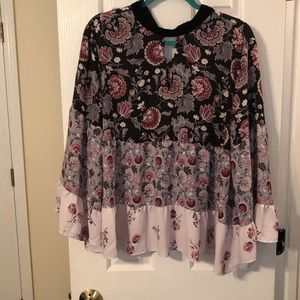 Flowy floral layers top